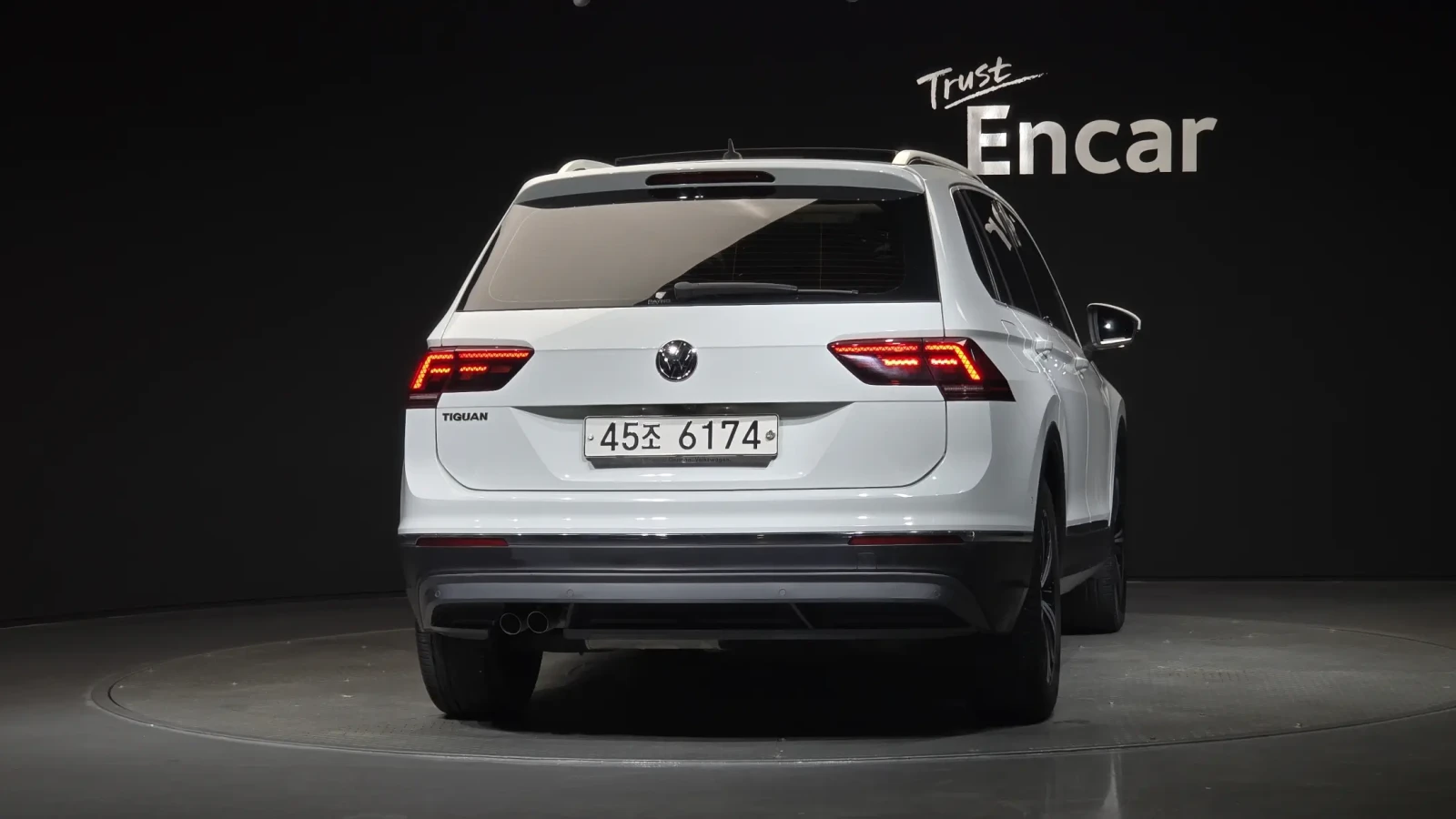 VW Tiguan 2.0TDI PRESTIGE HEAD UP/PANORAMA/360CAM, снимка 4 - Автомобили и джипове - 55189227