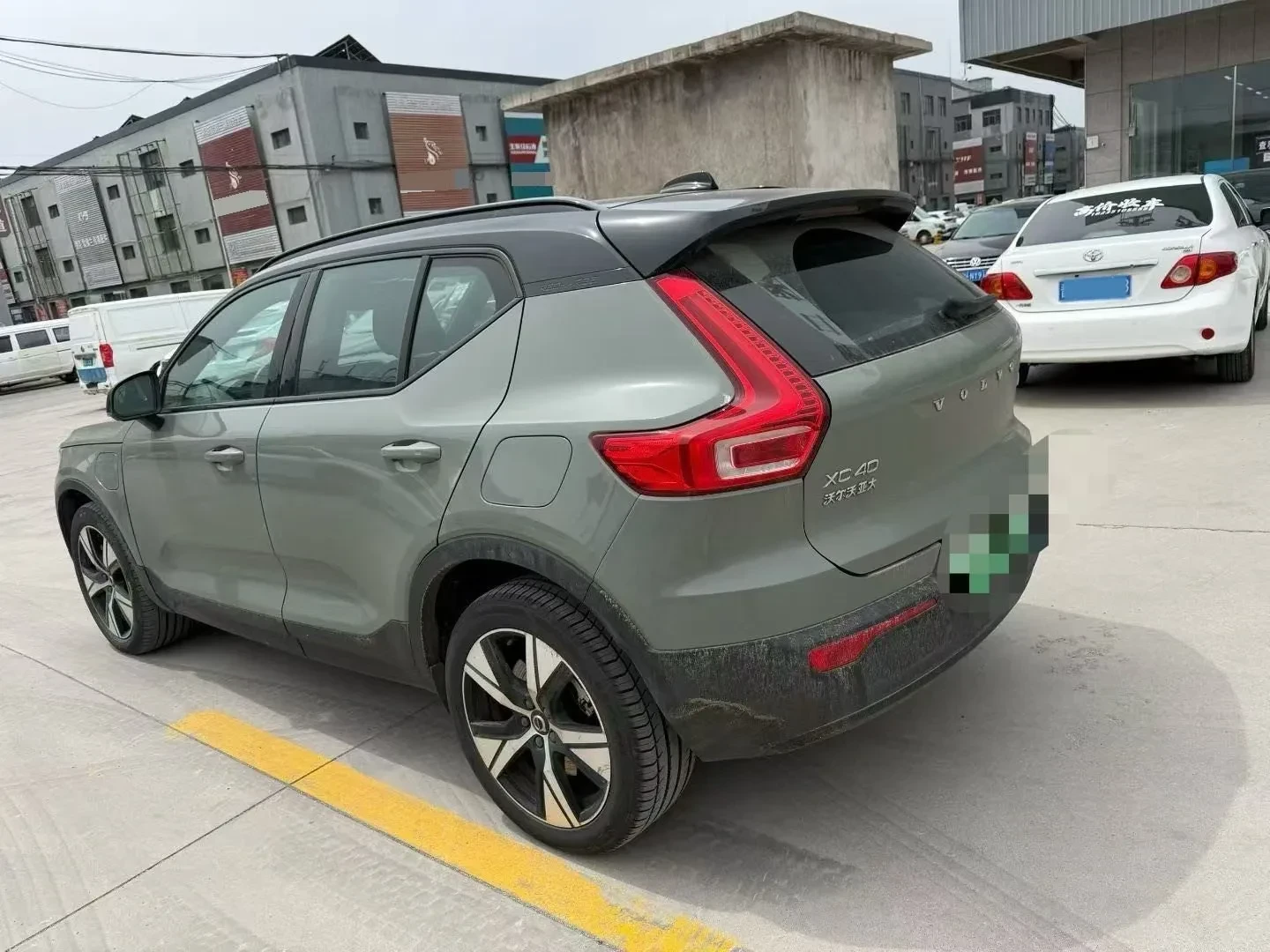 Volvo XC40 | ПАНОРАМА | ЗАДНА КАМЕРА | KEYLESS | , снимка 5 - Автомобили и джипове - 55504039