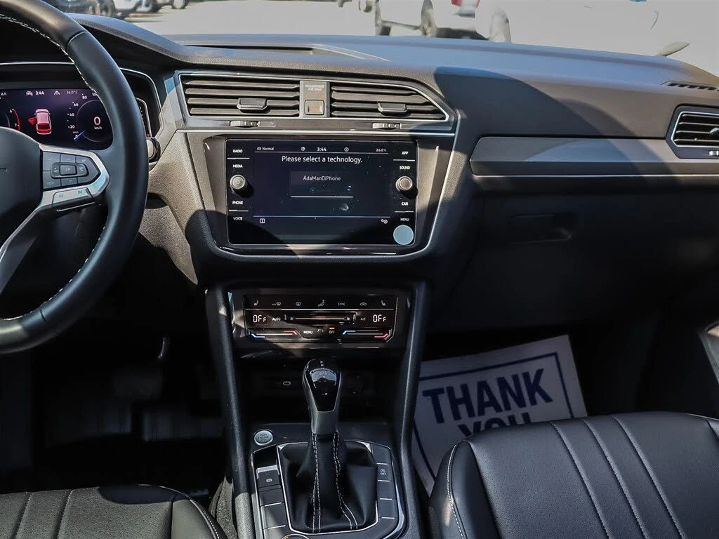 VW Tiguan * KEYLESS * AWD * Автокредит * (Цена до България), снимка 13 - Автомобили и джипове - 55572978
