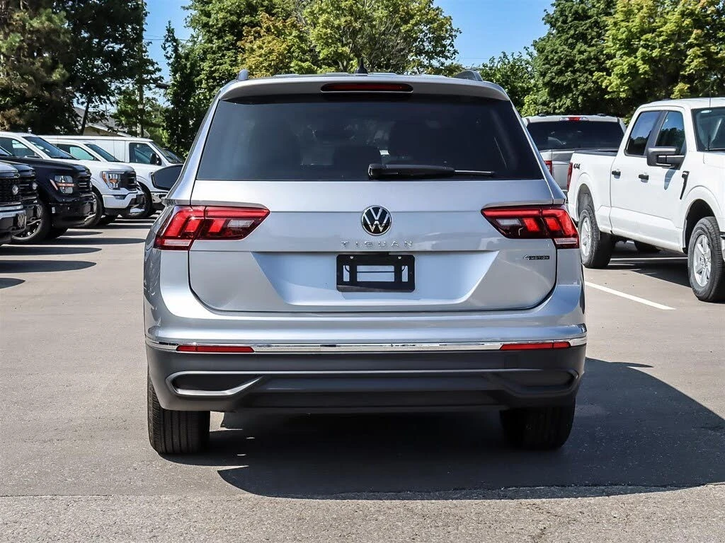 VW Tiguan * KEYLESS * AWD * Автокредит * (Цена до България), снимка 4 - Автомобили и джипове - 55572978