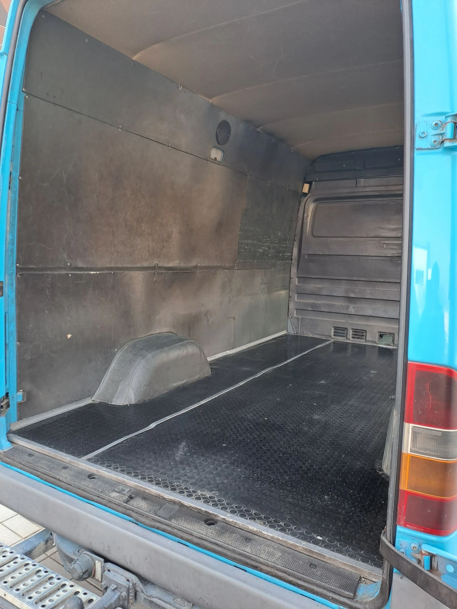 Mercedes-Benz Sprinter 208, снимка 17 - Бусове и автобуси - 53914207