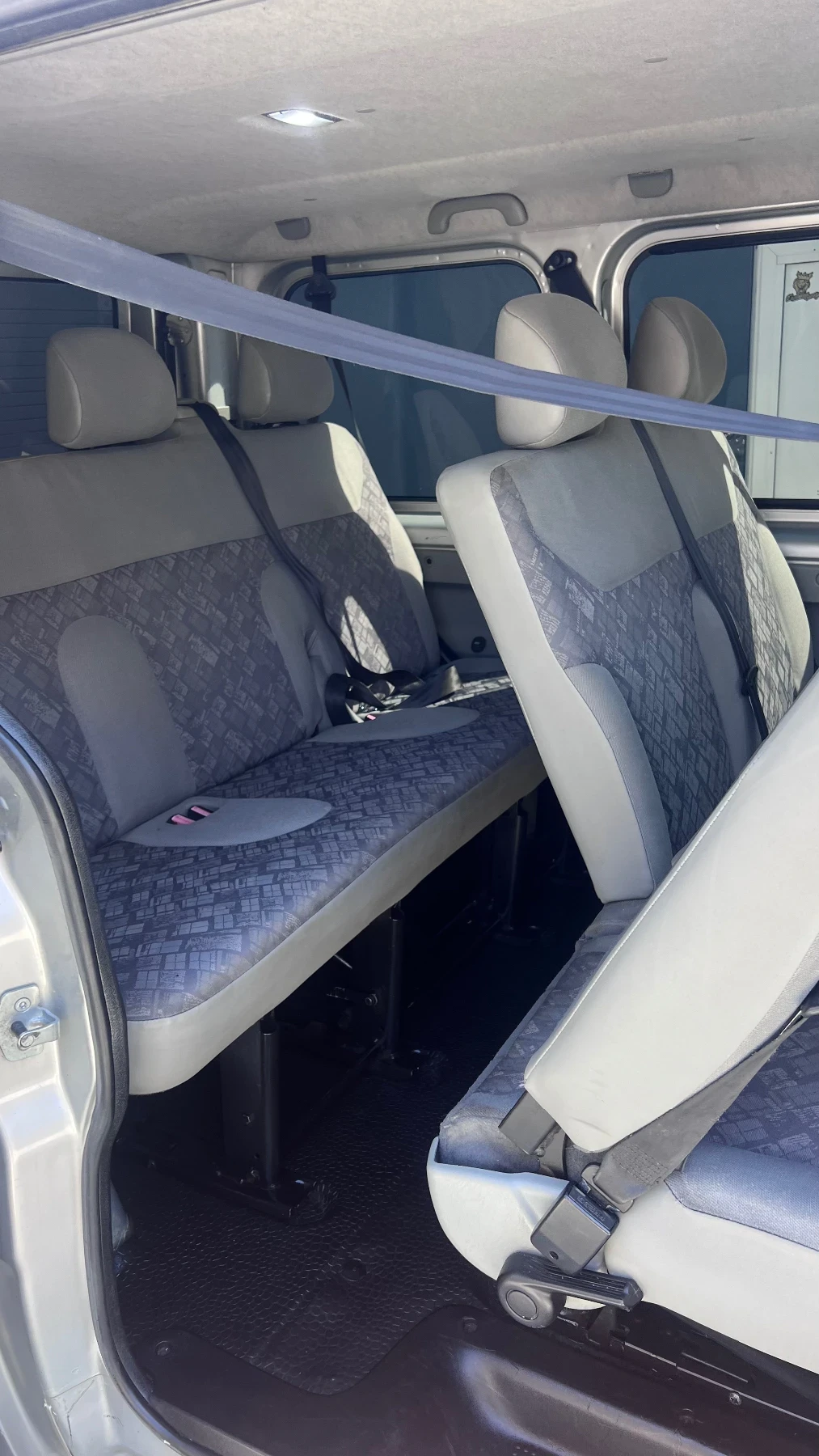 Opel Vivaro, снимка 4 - Бусове и автобуси - 55948017