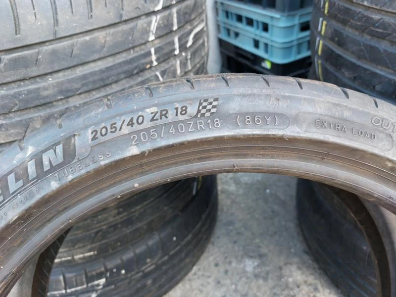 Гуми Летни 205/40R18, снимка 5 - Гуми и джанти - 36802956