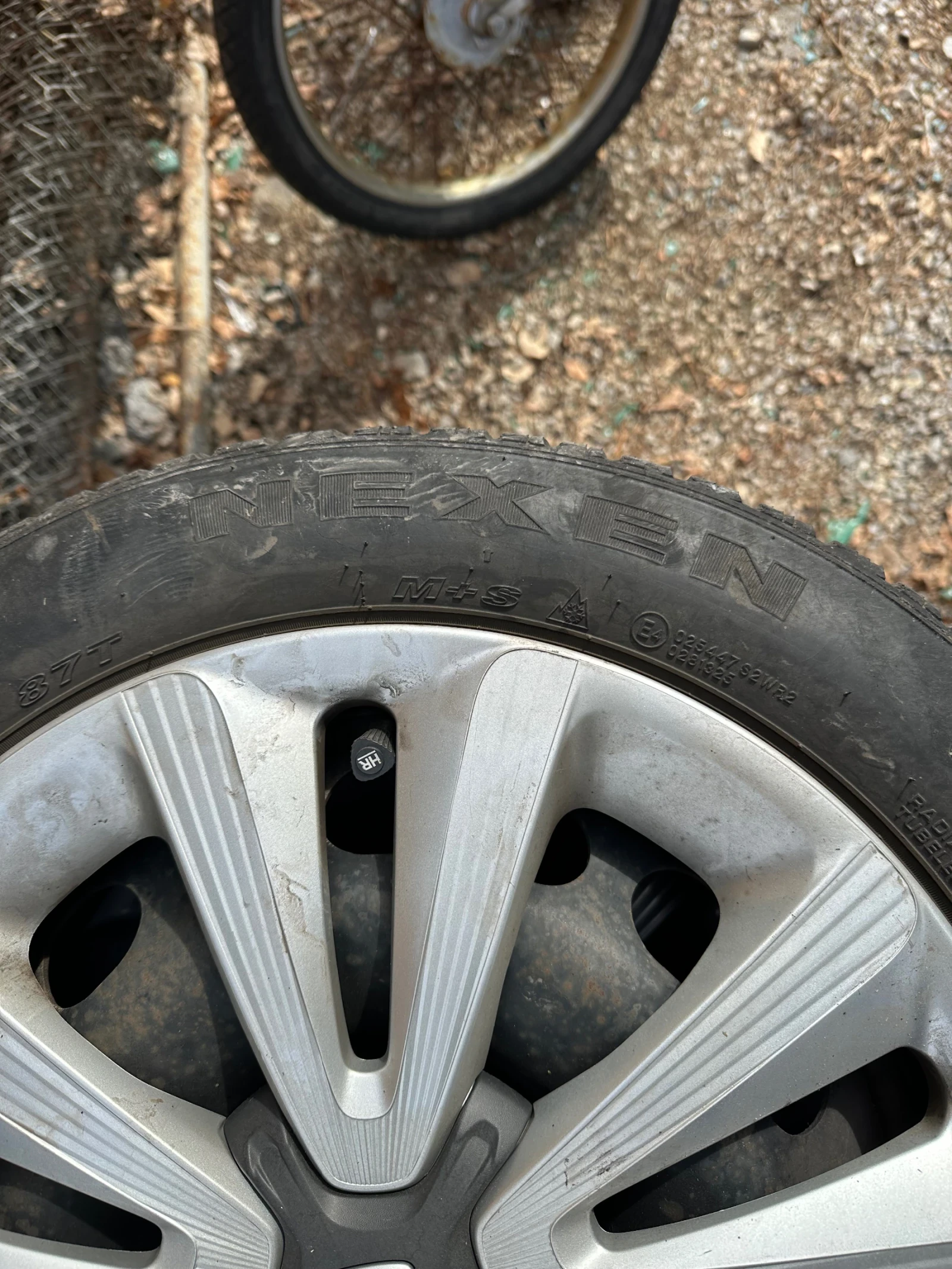 Гуми с джанти Nexen 195/55R16, снимка 5 - Гуми и джанти - 53780566