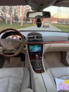 Mercedes-Benz E 500 Седан, снимка 13