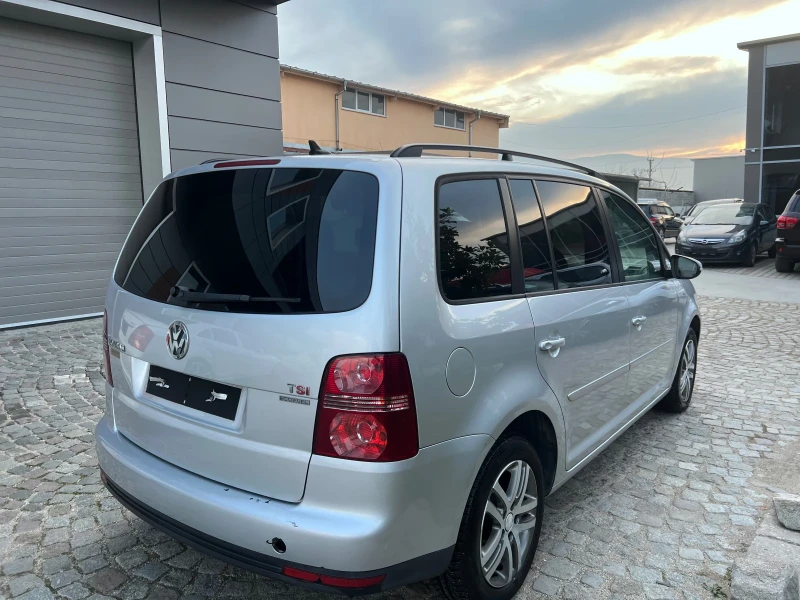 VW Touran 1.4 Метан 7 местен, снимка 5 - Автомобили и джипове - 48418573