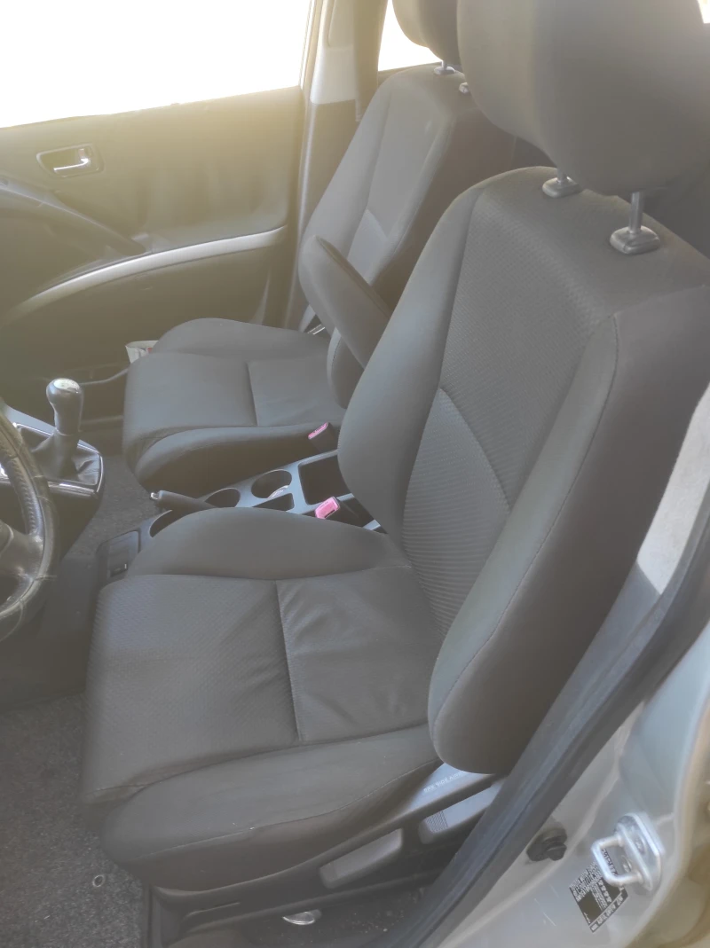 Toyota Corolla verso, снимка 4 - Автомобили и джипове - 52342635