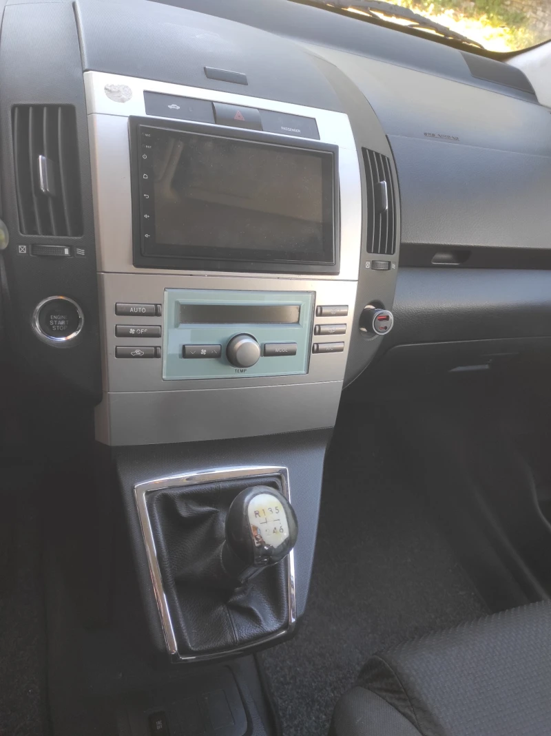 Toyota Corolla verso, снимка 3 - Автомобили и джипове - 52342635