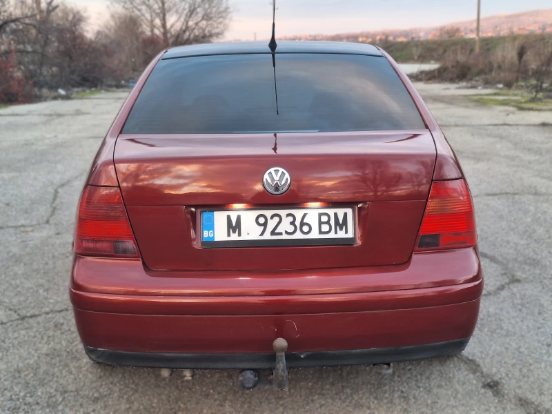VW Bora 2.3, снимка 5 - Автомобили и джипове - 53102270