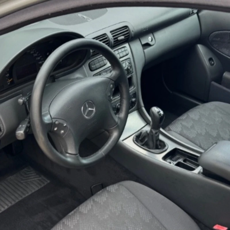 Mercedes-Benz C 200 2.0клима, снимка 4 - Автомобили и джипове - 53295326