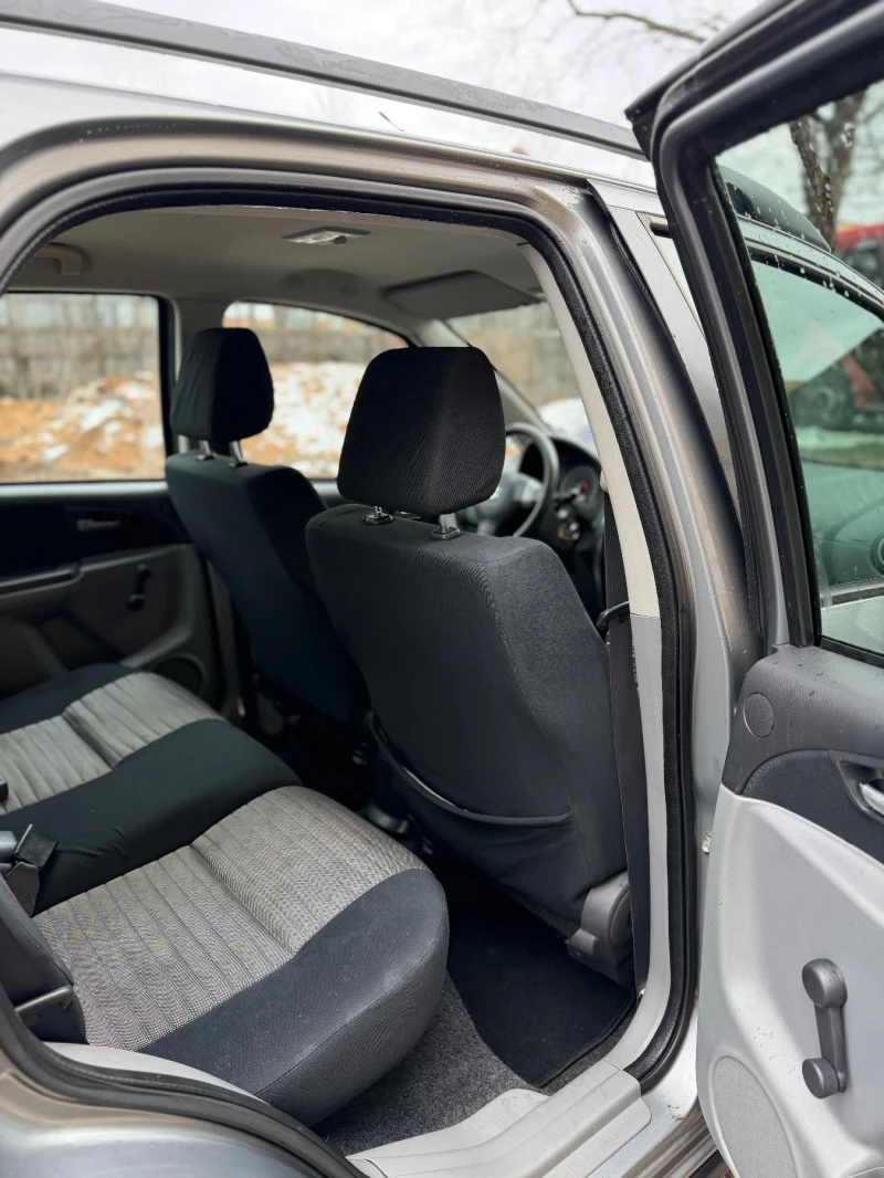 Suzuki SX4, снимка 11 - Автомобили и джипове - 53404938