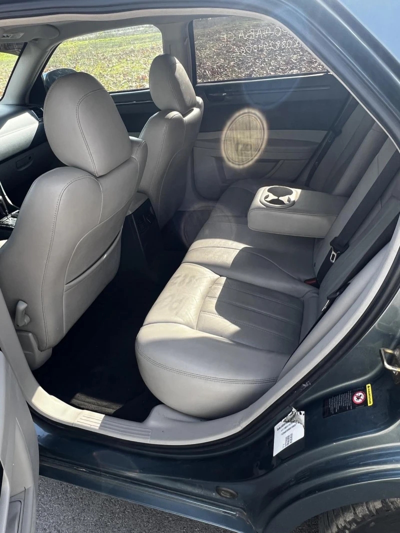Chrysler 300c, снимка 8 - Автомобили и джипове - 53480942
