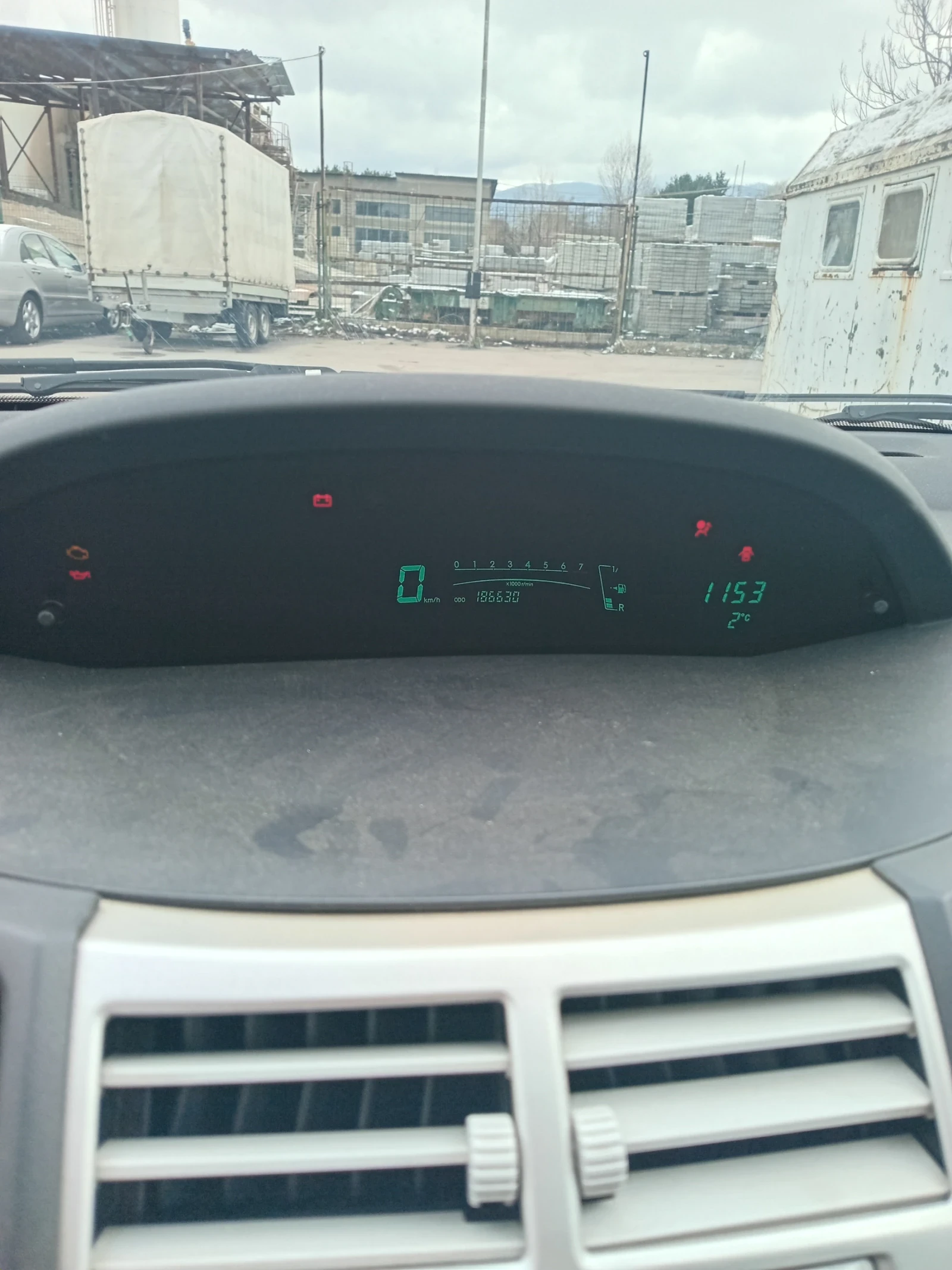 Toyota Yaris 1298 - изображение 5
