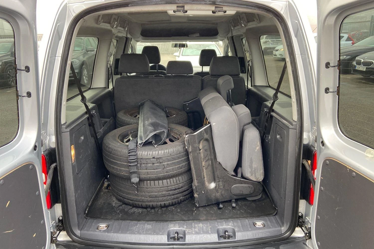 VW Caddy Maxi , Метан-89495 КМ. - 7 МЕСТА - изображение 9