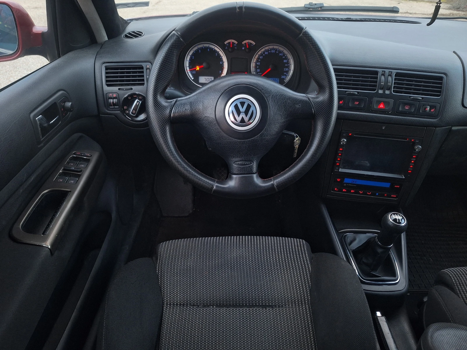 VW Bora 2.3 - изображение 7