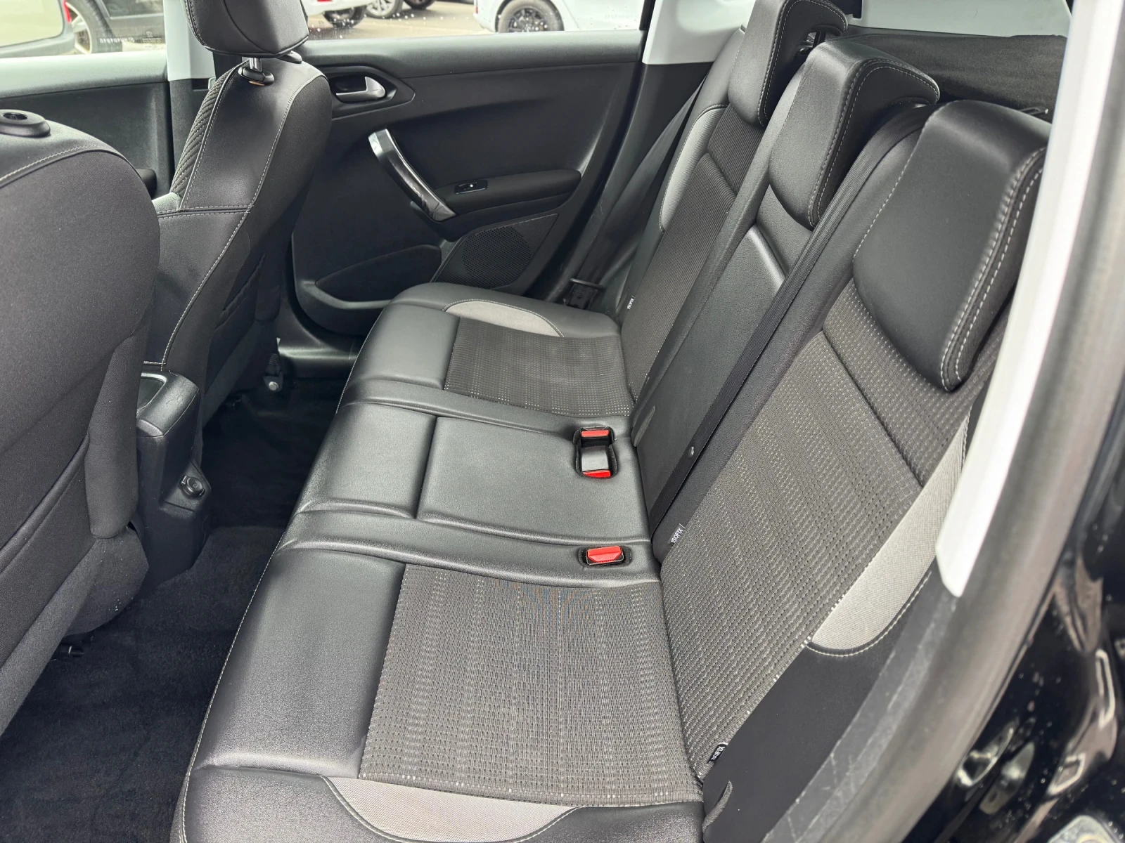 Peugeot 2008 1.6 HDi / Camera / Navi / Allure | Mobile.bg � ����������� 11