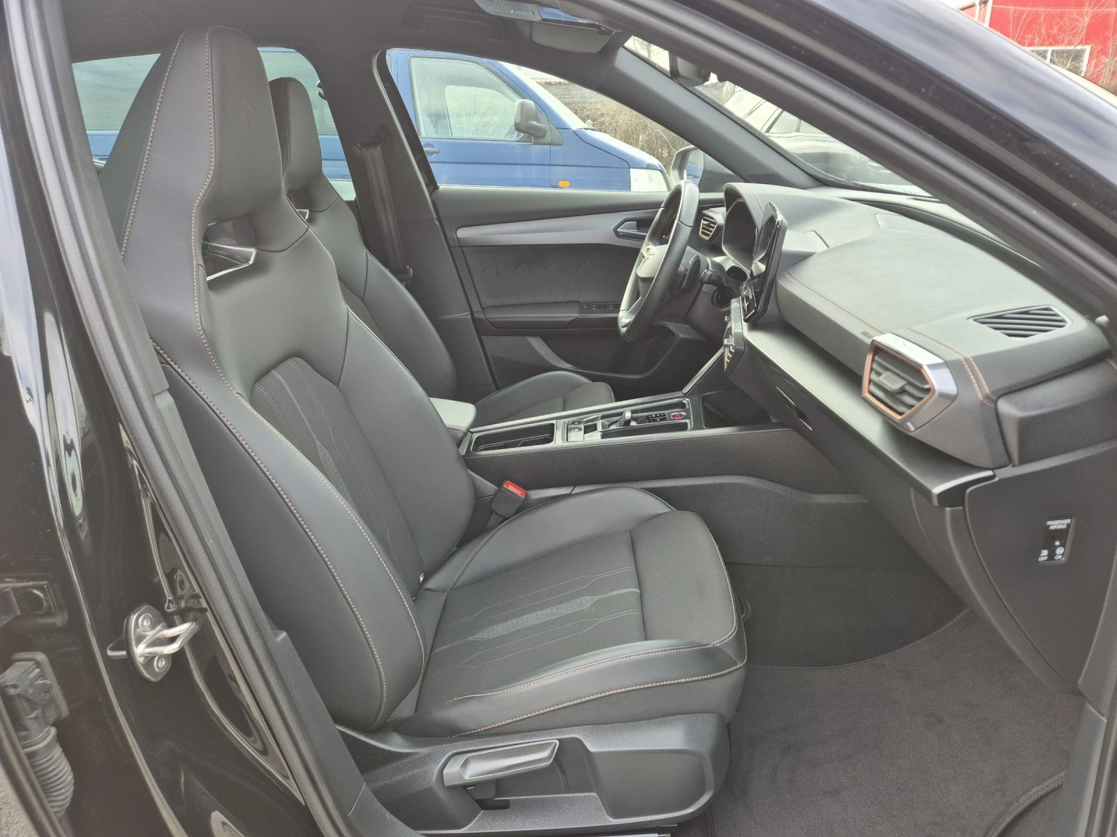 Cupra Formentor 17600км/АВТОМАТИК/ДИСТРОНИК/CAR PLAY, снимка 12 - Автомобили и джипове - 53897776