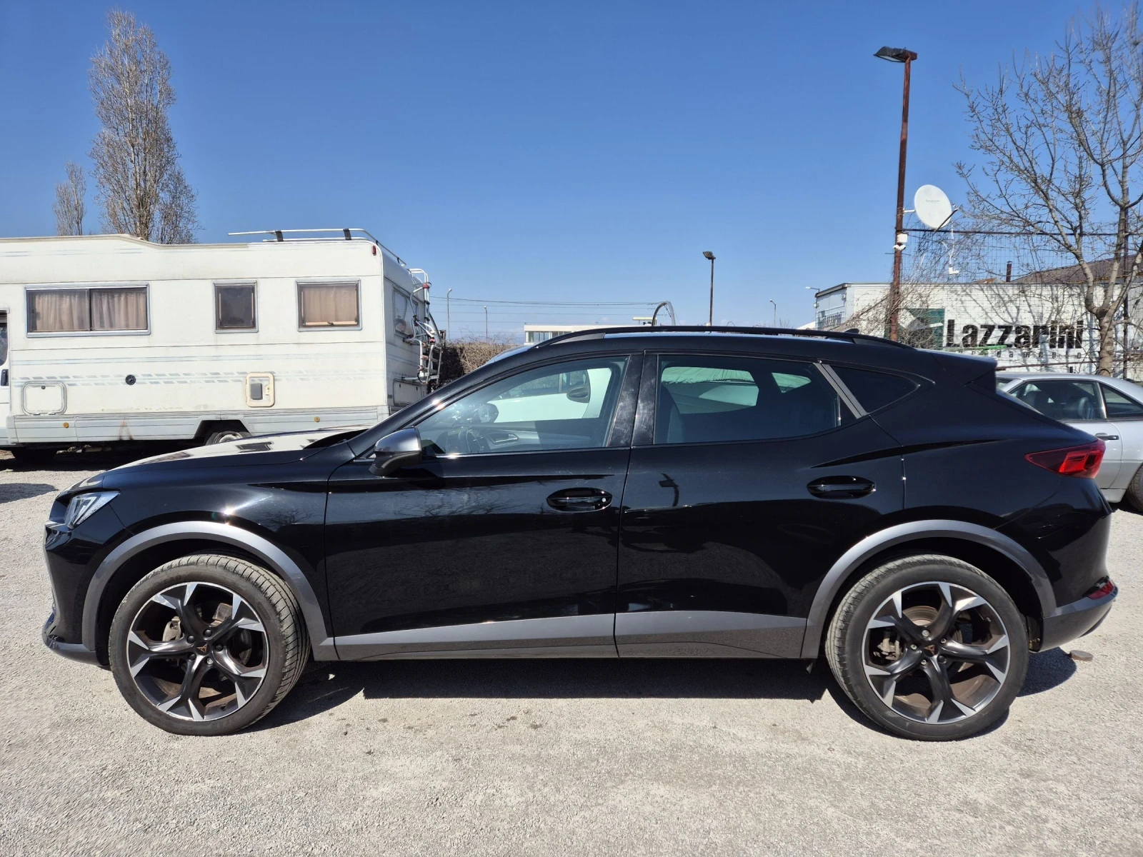 Cupra Formentor 17600км/АВТОМАТИК/ДИСТРОНИК/CAR PLAY, снимка 2 - Автомобили и джипове - 53897776