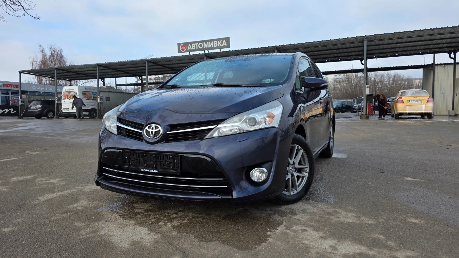 Toyota Verso УНИКАТ/FACE LIFT, снимка 3 - Автомобили и джипове - 54096890