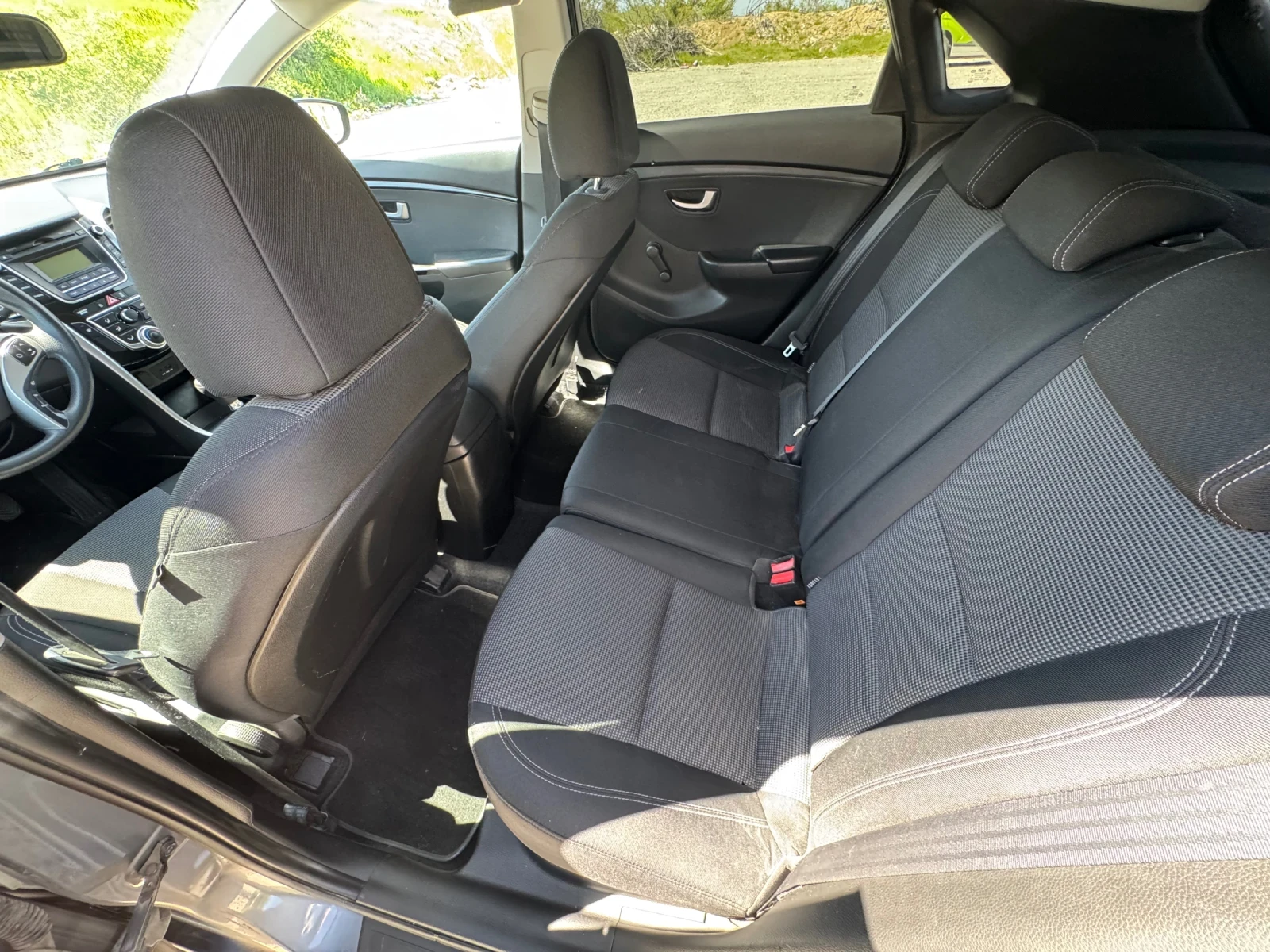 Hyundai I30 1.6 CRDI, снимка 15 - Автомобили и джипове - 54338680