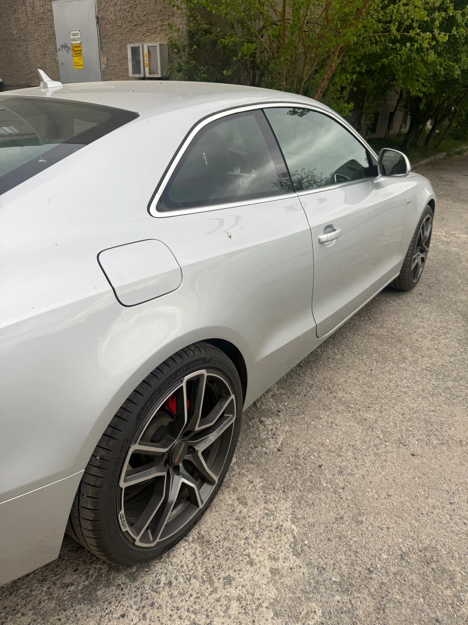Audi A5 Колата е 2009 модифицирана с фейслифт 2015 година!, снимка 3 - Автомобили и джипове - 54359952