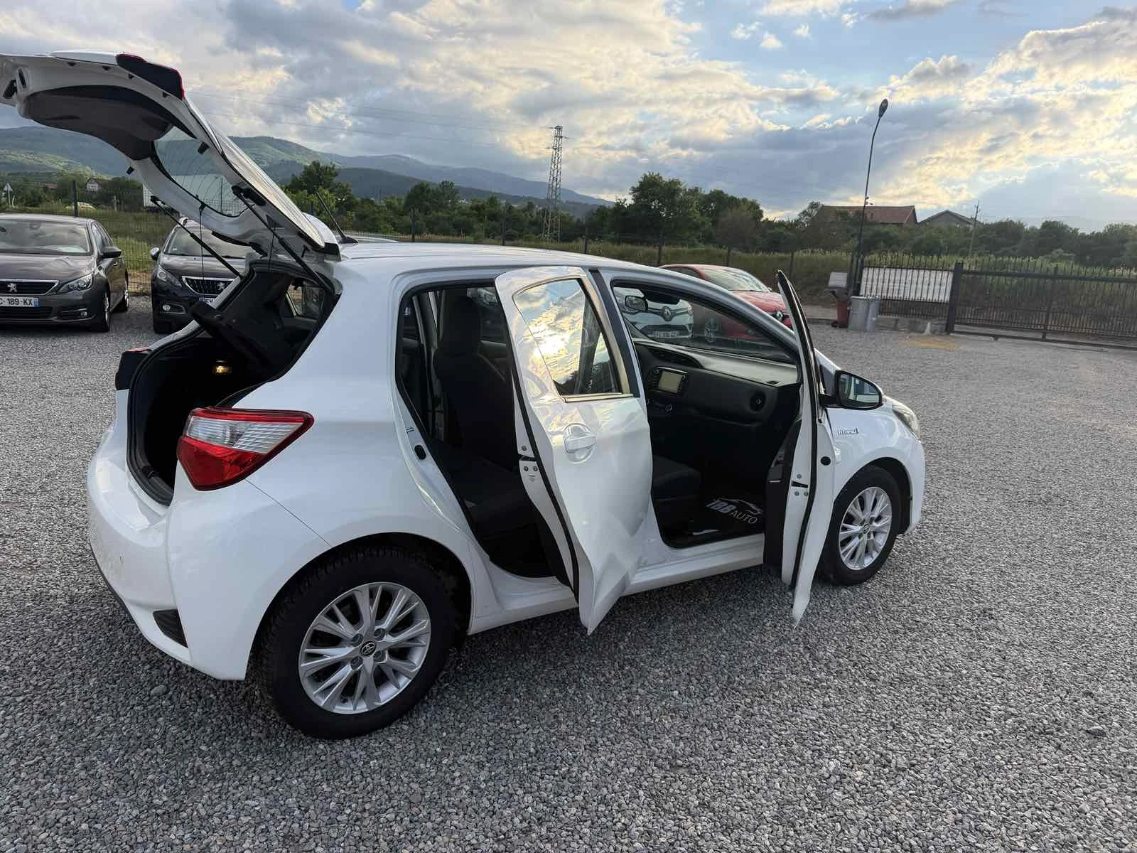Toyota Yaris 1.5, Euro 6, Нов внос, снимка 7 - Автомобили и джипове - 54603038