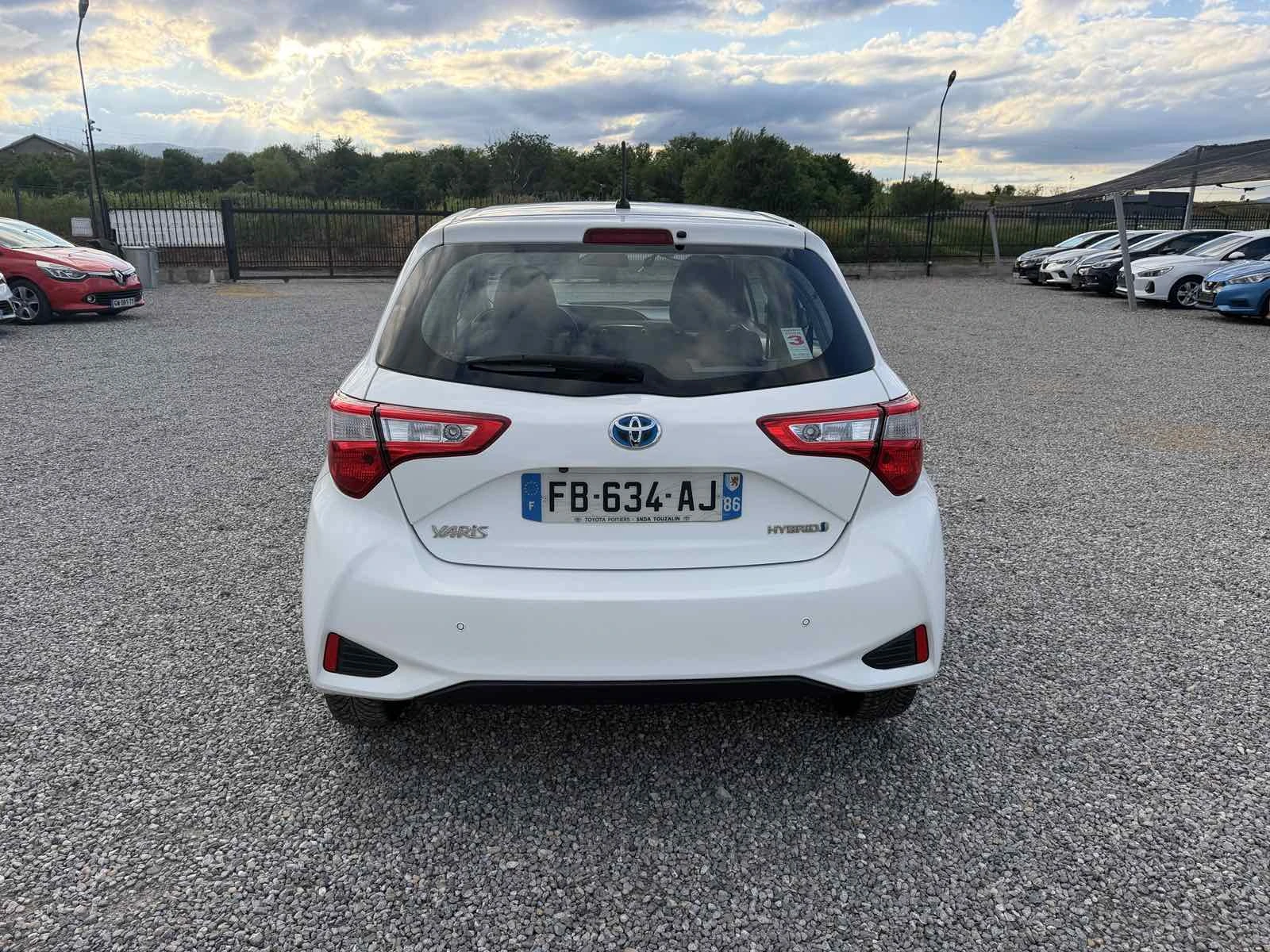 Toyota Yaris 1.5, Euro 6, Нов внос, снимка 6 - Автомобили и джипове - 54603038