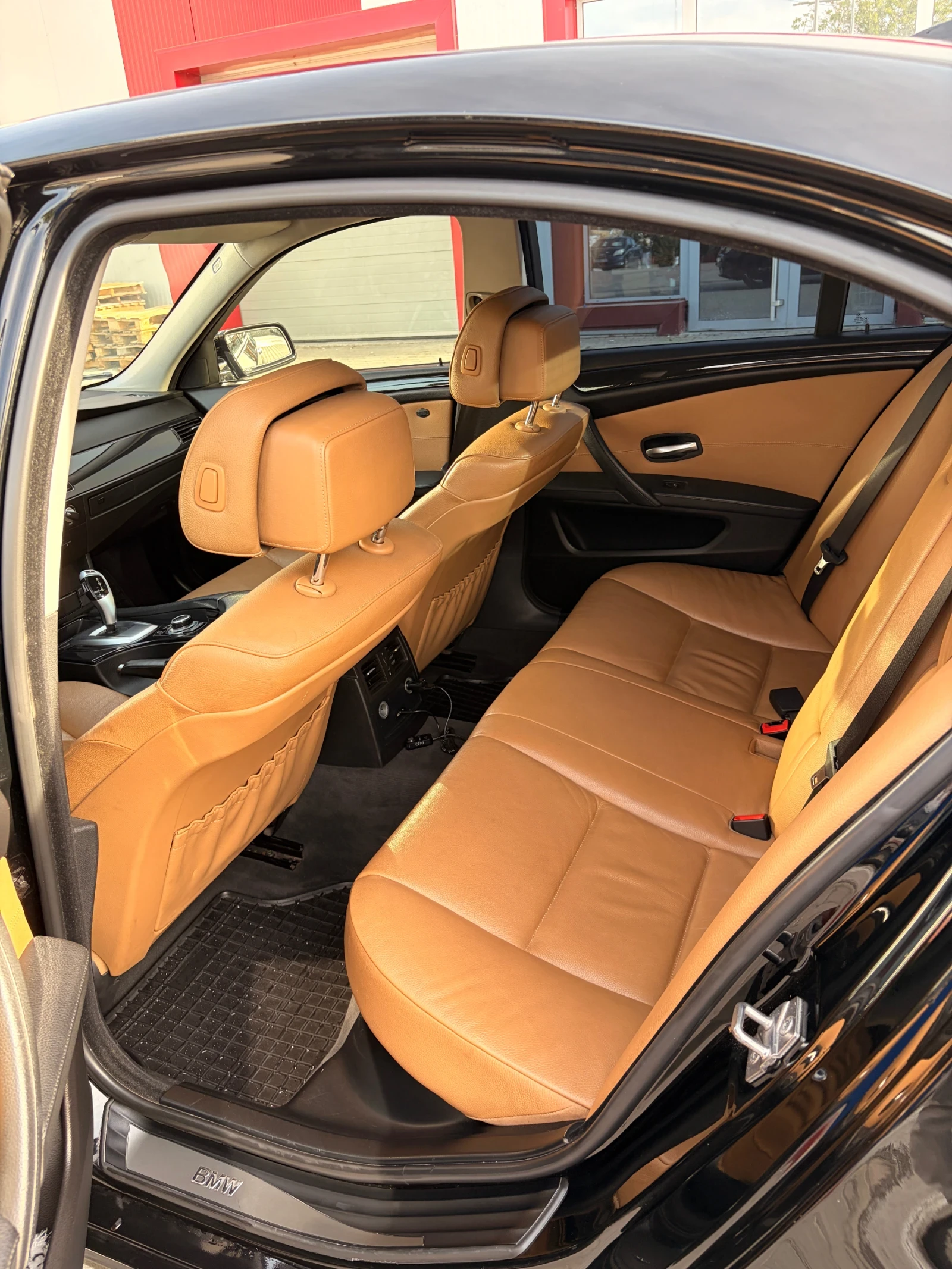 BMW 520, снимка 10 - Автомобили и джипове - 54635387