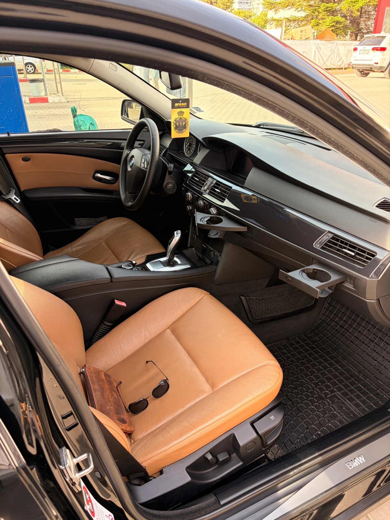 BMW 520, снимка 8 - Автомобили и джипове - 54635387