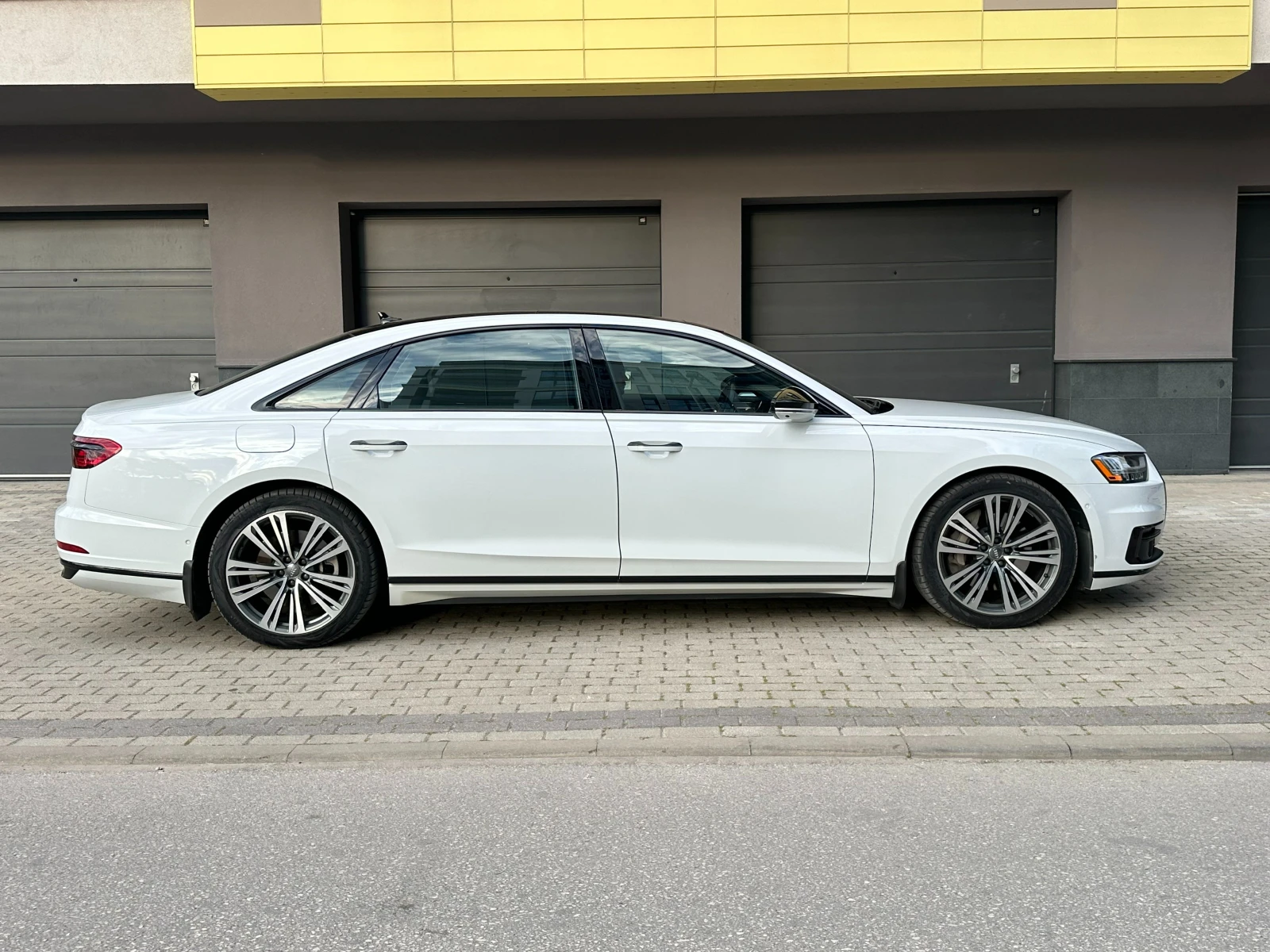Audi A8 55 TFSI LONG* MATRIX* HEAD-UP* PANO* DISTR.* MASSA, снимка 8 - Автомобили и джипове - 54684344