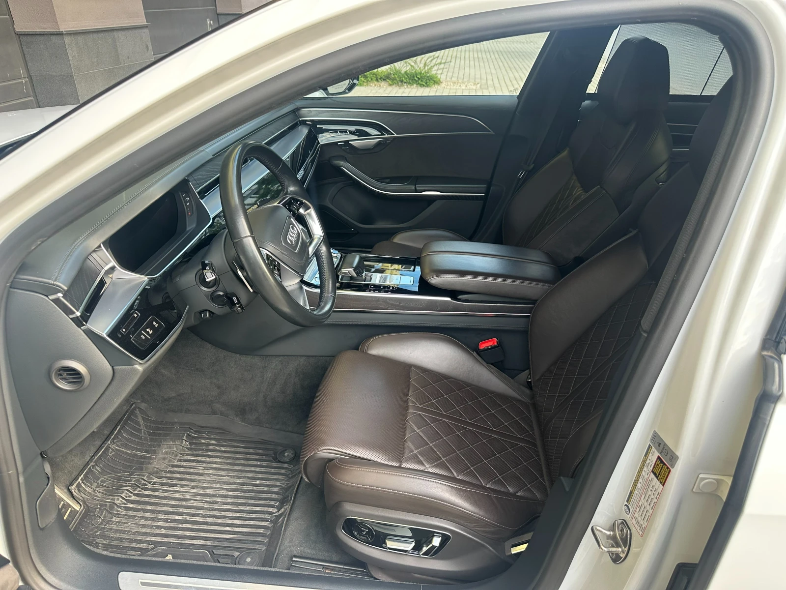 Audi A8 55 TFSI LONG* MATRIX* HEAD-UP* PANO* DISTR.* MASSA, снимка 11 - Автомобили и джипове - 54684344