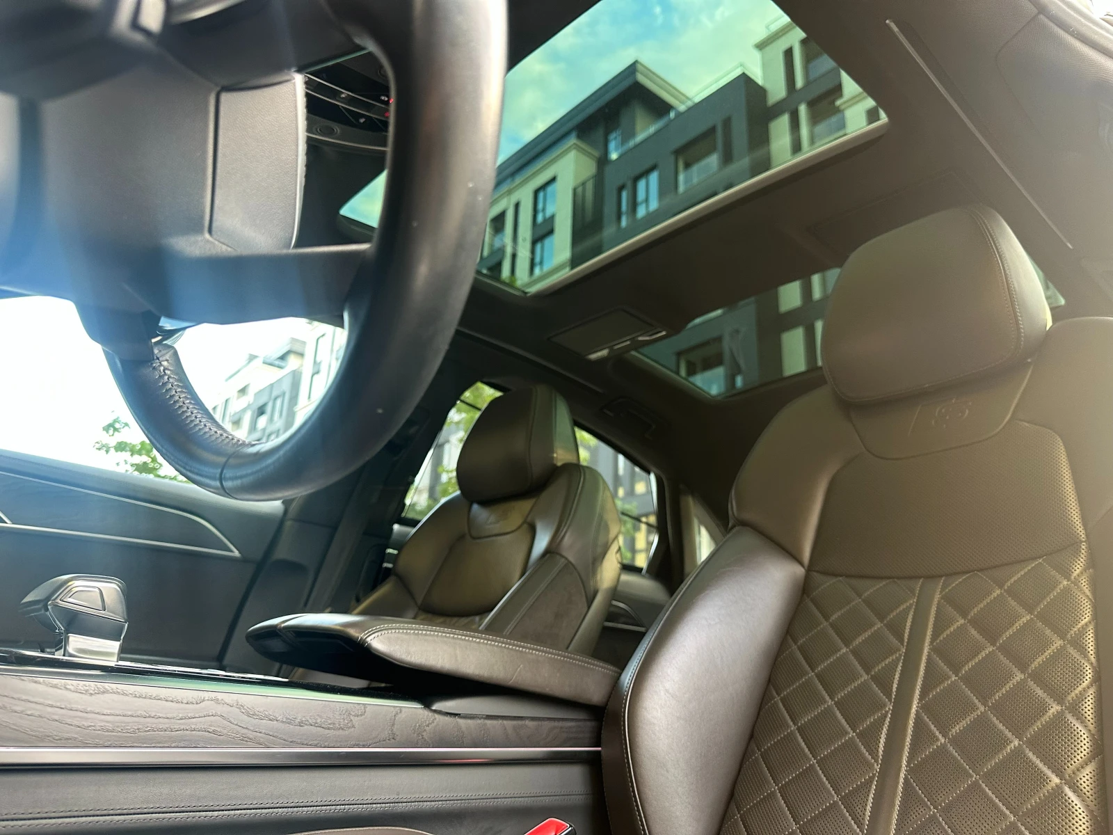 Audi A8 55 TFSI LONG* MATRIX* HEAD-UP* PANO* DISTR.* MASSA, снимка 10 - Автомобили и джипове - 54684344