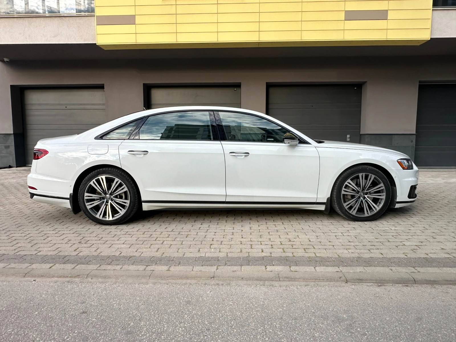 Audi A8 55 TFSI LONG* MATRIX* HEAD-UP* PANO* DISTR.* MASSA, снимка 7 - Автомобили и джипове - 54684344