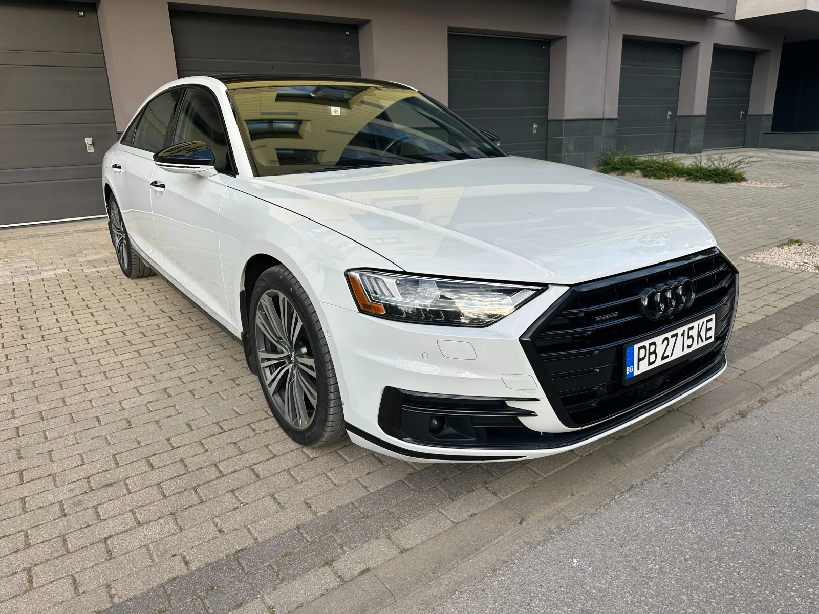 Audi A8 55 TFSI LONG* MATRIX* HEAD-UP* PANO* DISTR.* MASSA, снимка 3 - Автомобили и джипове - 54684344