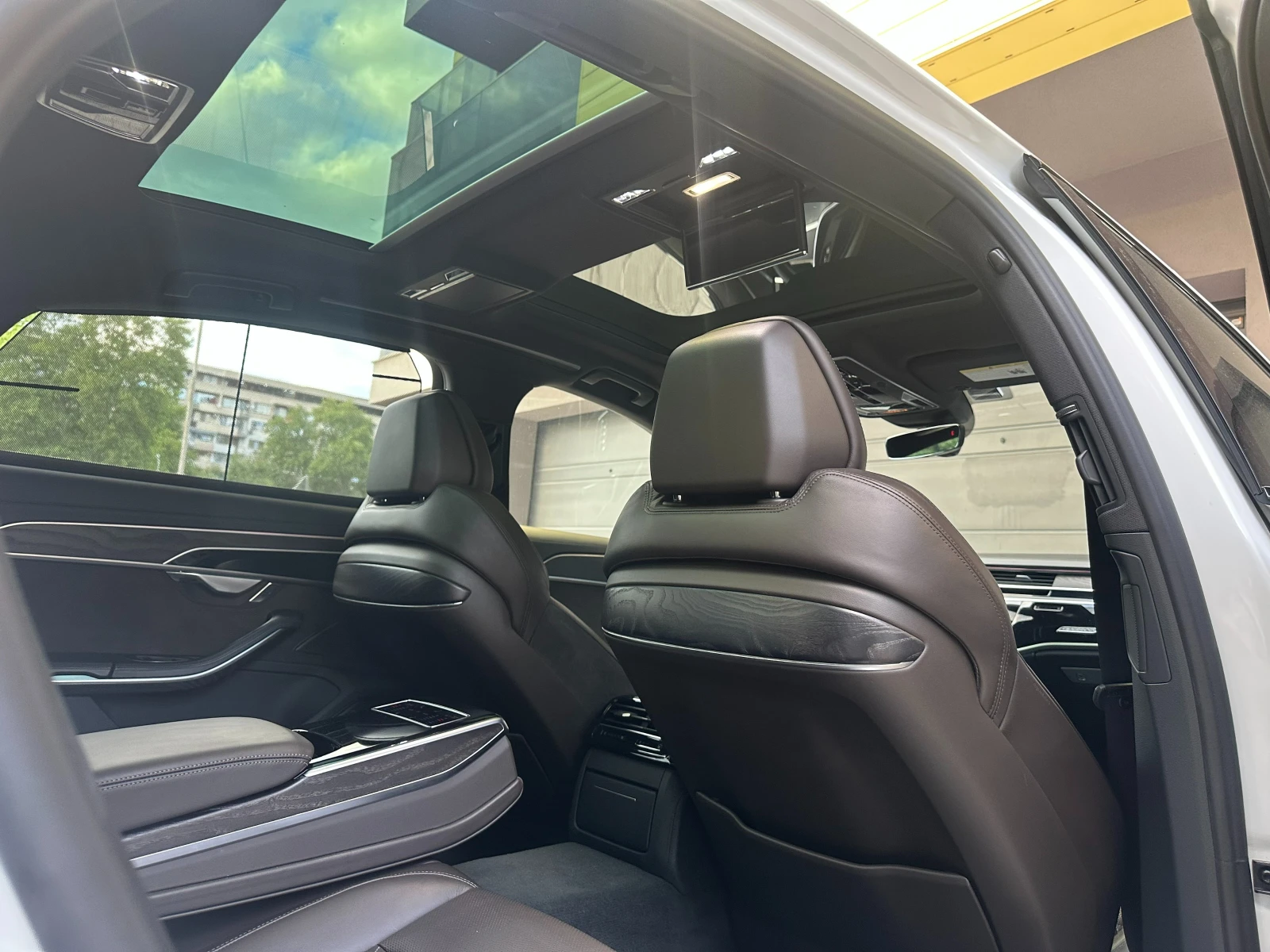 Audi A8 55 TFSI LONG* MATRIX* HEAD-UP* PANO* DISTR.* MASSA, снимка 15 - Автомобили и джипове - 54684344