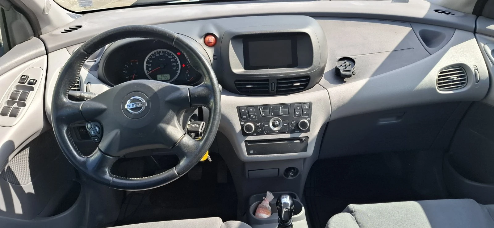 Nissan Almera tino, снимка 15 - Автомобили и джипове - 54759611