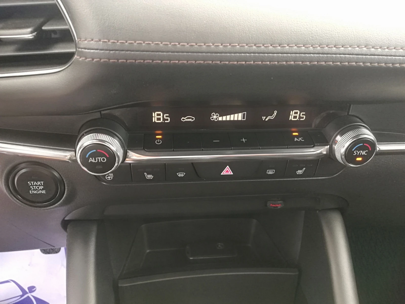Mazda 3 2.0I SKYACTIV-G, снимка 11 - Автомобили и джипове - 54765870
