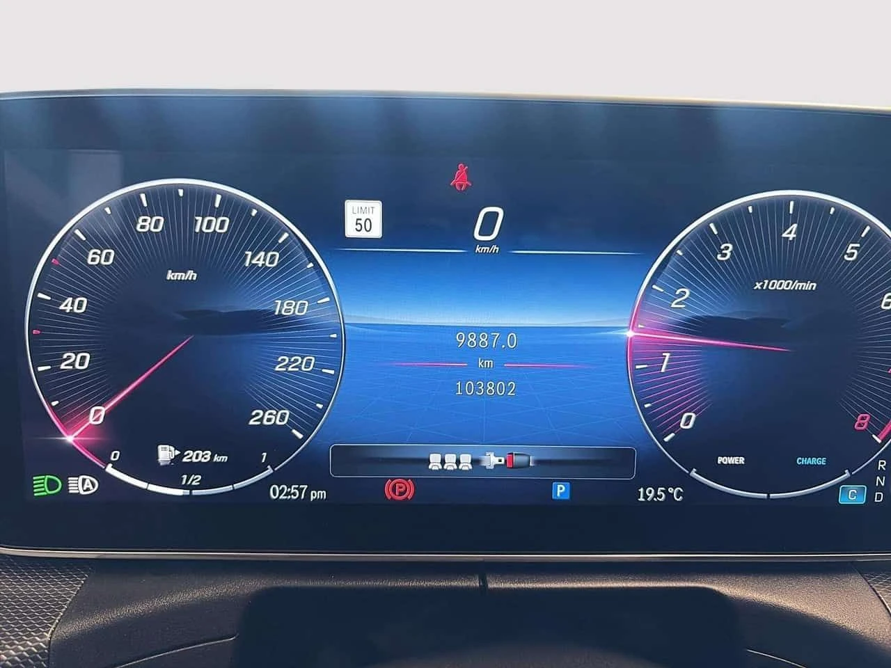 Mercedes-Benz C 300 * ПАНОРАМА* 360КАМЕРА* ДИСТРОНИК* , снимка 5 - Автомобили и джипове - 54959047