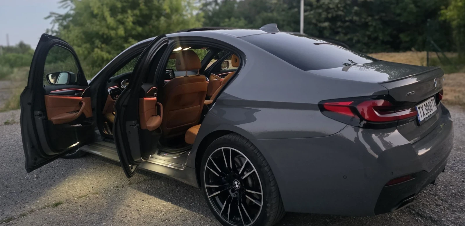 BMW 530E BMW 530E M SPORT X DRIVE PLUG IN HYBRID 94% Batery, снимка 7 - Автомобили и джипове - 55053543