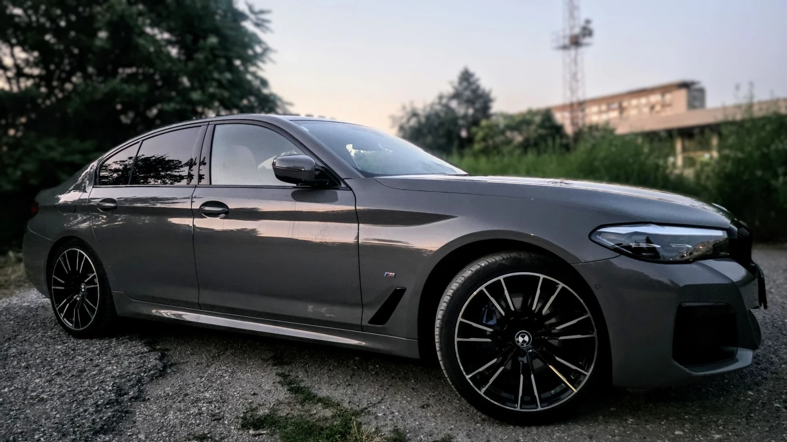 BMW 530E BMW 530E M SPORT X DRIVE PLUG IN HYBRID 94% Batery, снимка 6 - Автомобили и джипове - 55053543