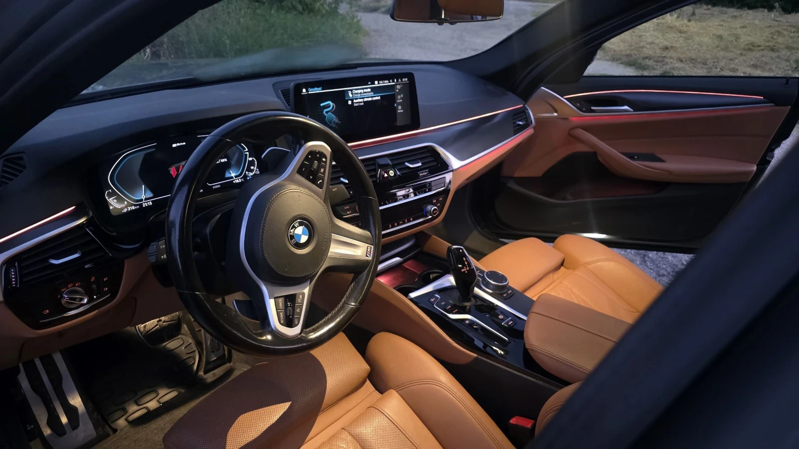 BMW 530E BMW 530E M SPORT X DRIVE PLUG IN HYBRID 94% Batery, снимка 12 - Автомобили и джипове - 55053543