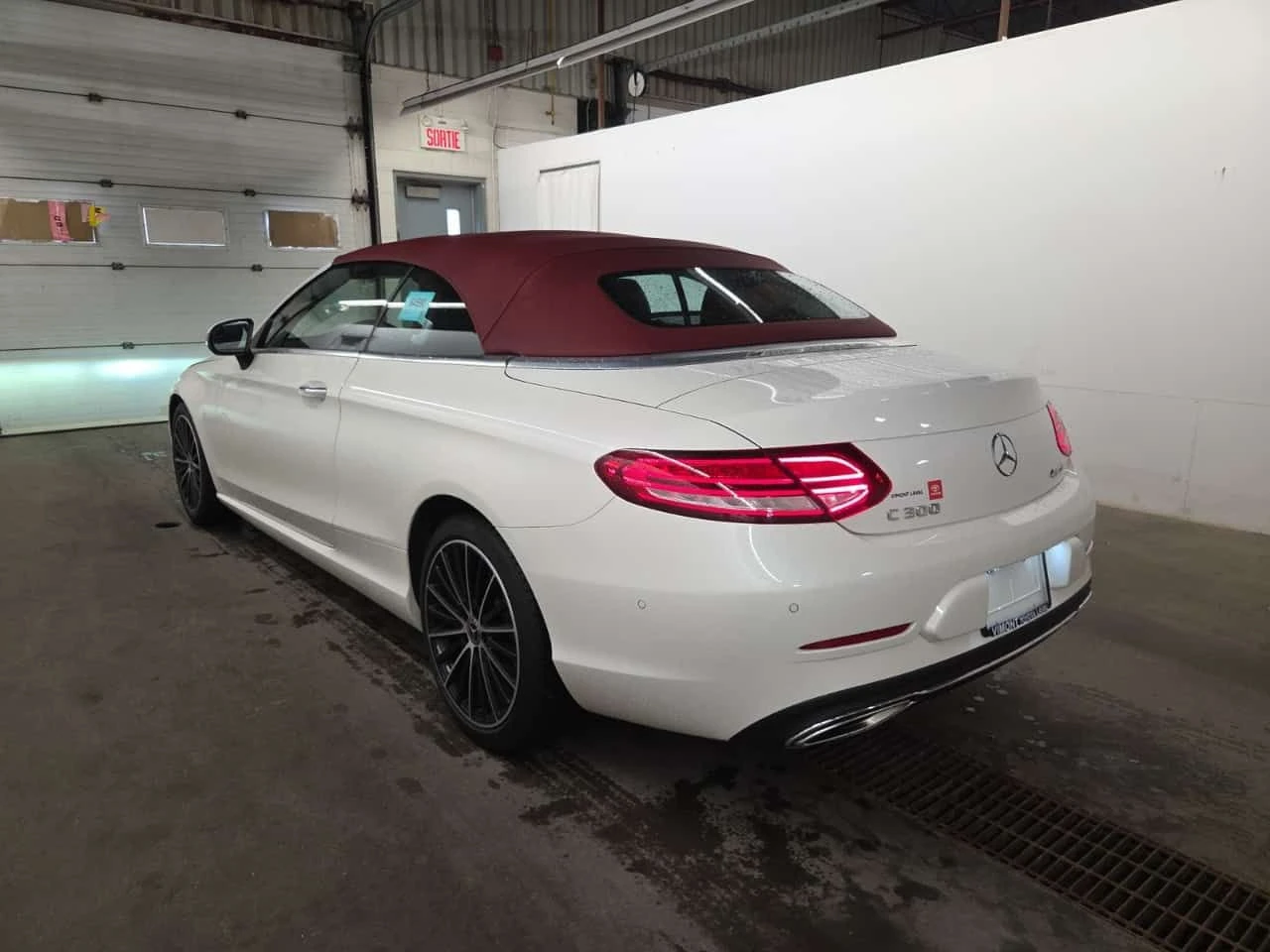 Mercedes-Benz C 300 Convertible * AMG Line * Multibeam * CARFAX * , снимка 5 - Автомобили и джипове - 55482813