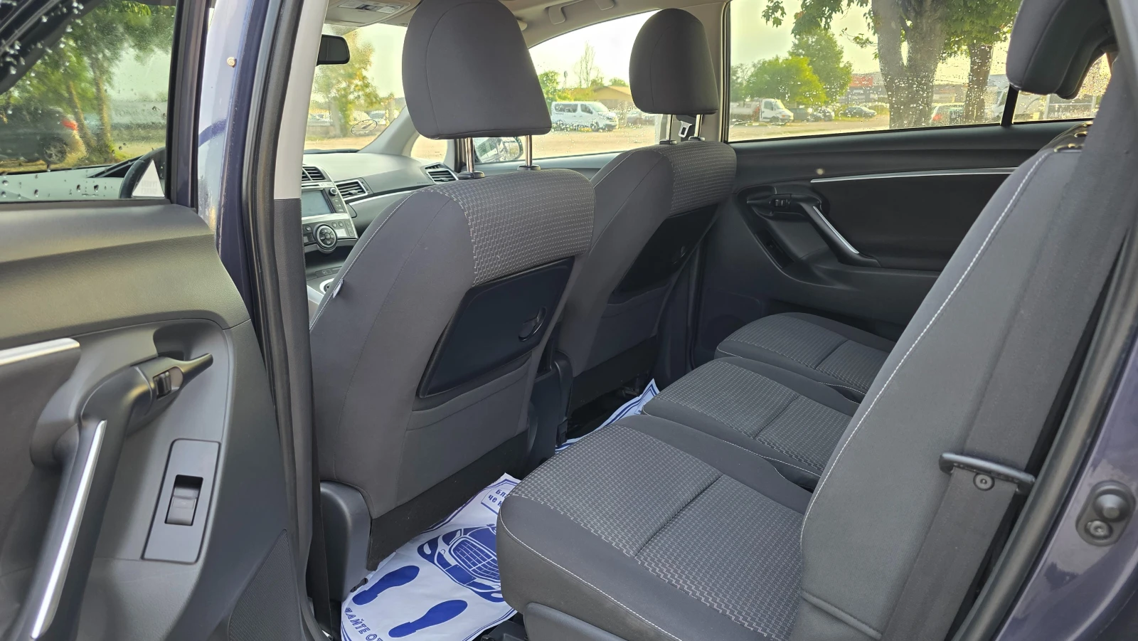 Toyota Verso 1.6d/109hp/7m, снимка 10 - Автомобили и джипове - 55579528