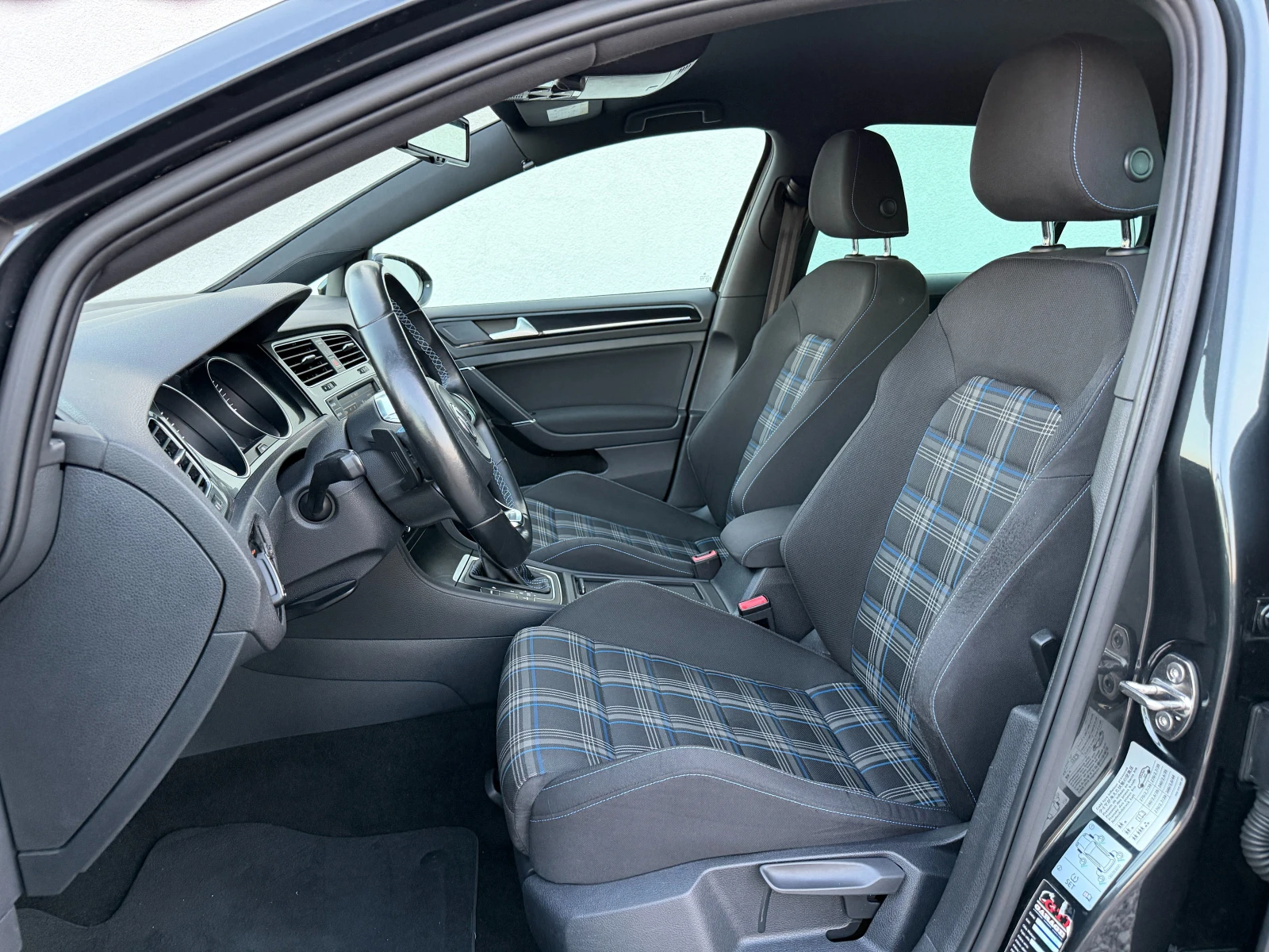 VW Golf GTE Plug-In Hybrid 135000km, снимка 12 - Автомобили и джипове - 55603133