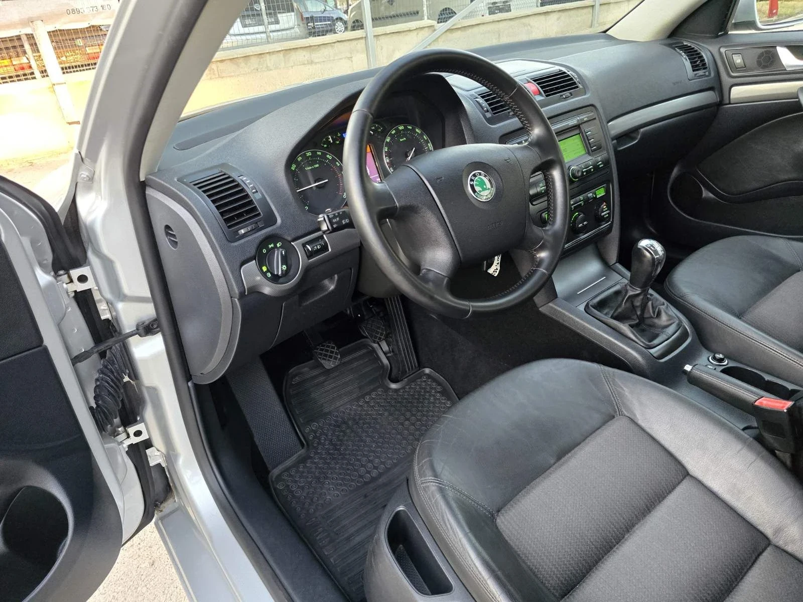 Skoda Octavia 1.9TDI кожа, снимка 11 - Автомобили и джипове - 55647356