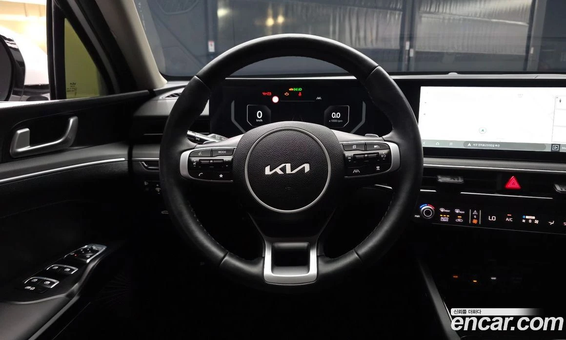 Kia K5 2.0 Prestige, снимка 13 - Автомобили и джипове - 55669006