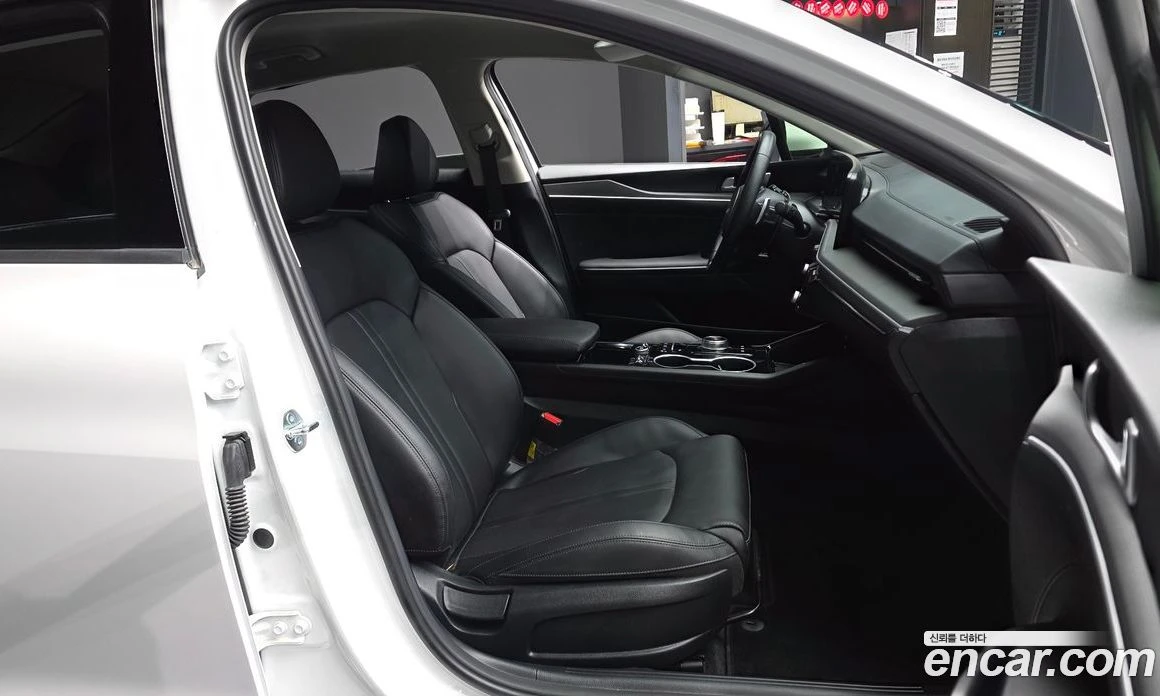 Kia K5 2.0 Prestige, снимка 11 - Автомобили и джипове - 55669006