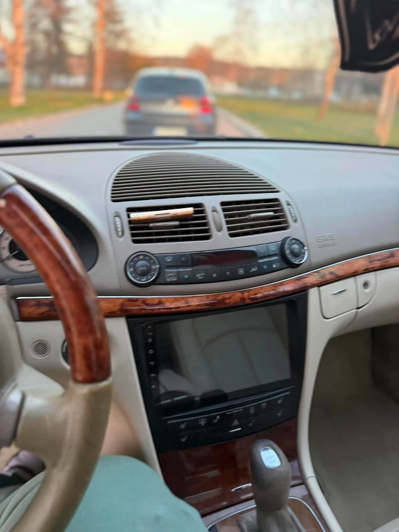 Mercedes-Benz E 500 Седан, снимка 5 - Автомобили и джипове - 55834956