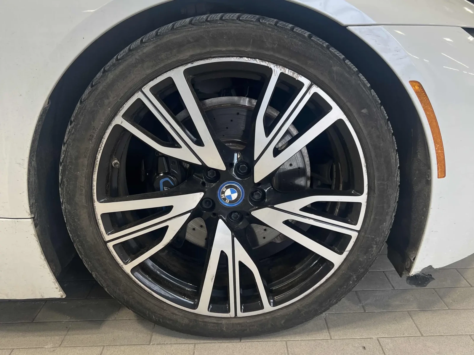BMW i8 ПРОГНОЗНА ЦЕНА до БГ, снимка 7 - Автомобили и джипове - 56316151