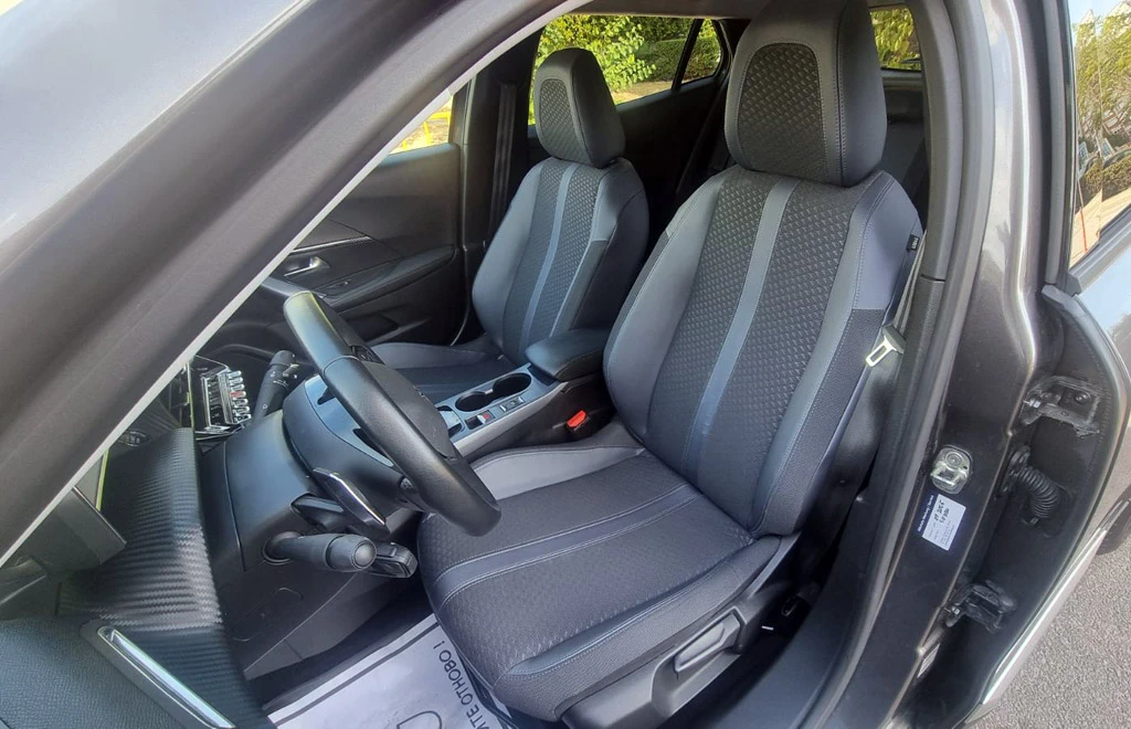 Peugeot 2008, снимка 8 - Автомобили и джипове - 56438187